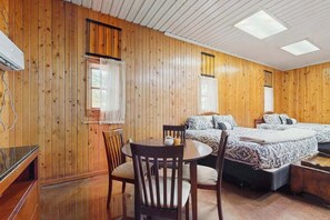 Iron/ironing board, internet, bed sheets - Peaceful wooded escape w/ kitchenette, gas grill, WIFI, lakes & trails nearby (Covert)