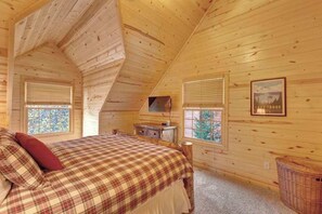 3 bedrooms, desk, iron/ironing board, WiFi - Log Cabin-Style Home with Private Hot Tub and Close Proximity to the Lake (Saugatuck)