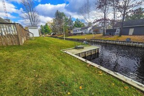 Property grounds - Water front home on canal with large patio, space for boat, & gas grill (Indian River)