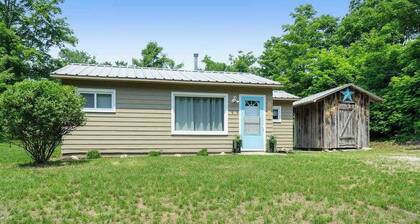 Private dog-friendly hideaway w/ firepit - close to Crystal Mountain