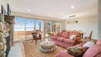 TV, fireplace, DVD player, offices