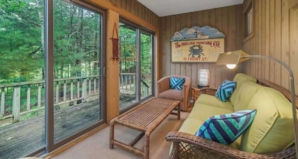 Single-level condo with a full kitchen, & washer/dryer