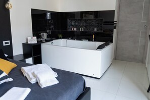Luxury-Zimmer, 1 Doppelbett, Balkon, Stadtblick