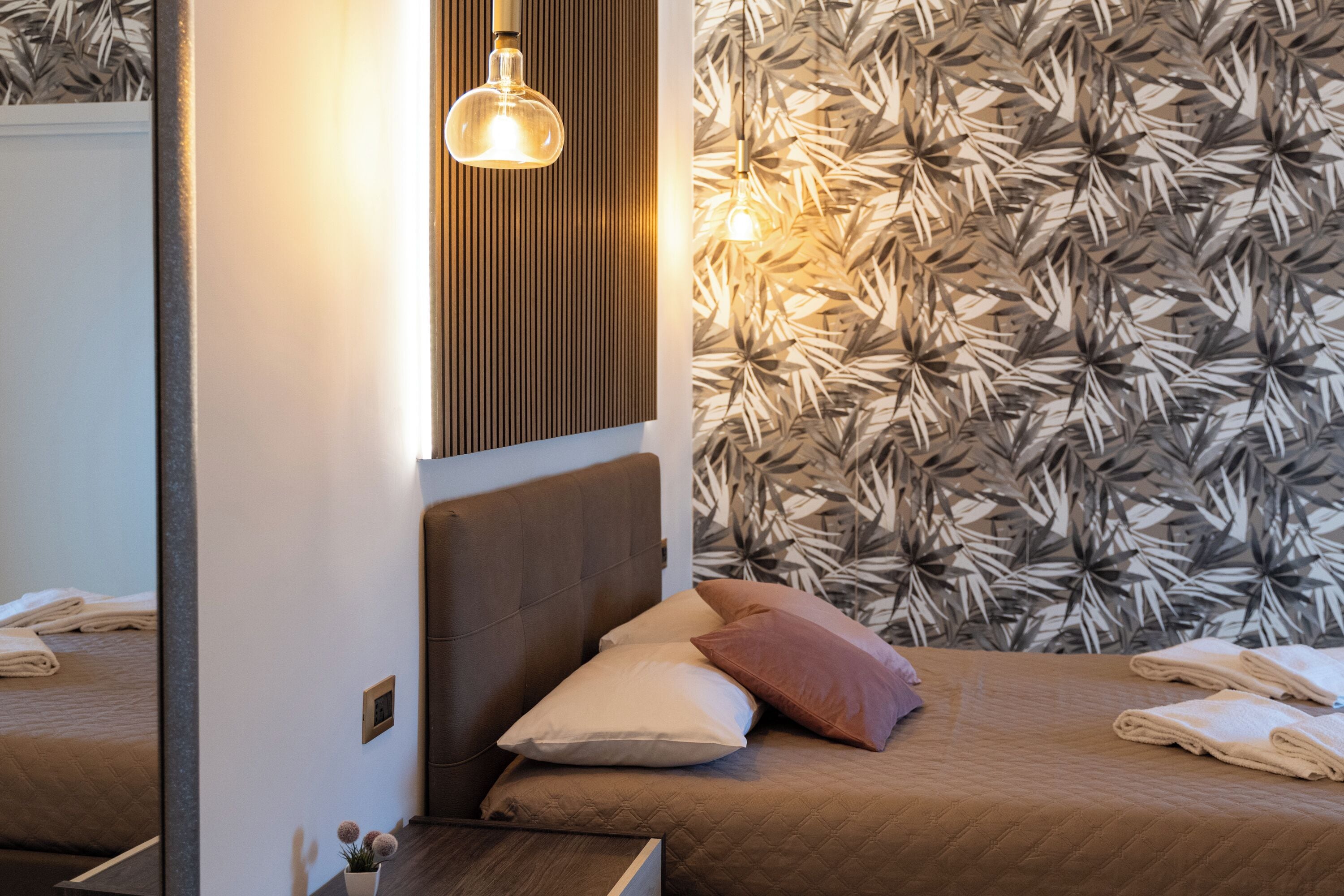 Chambre Deluxe | Couette en duvet, coffre-fort, bureau
