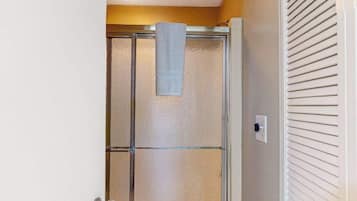 Shower, towels