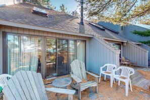 Terrace/patio - Beachfront townhouse & loft near the water with firepit, deck & cable (Glen Arbor)