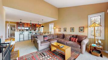 TV, fireplace, DVD player, offices