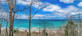 Comfy Glen Arbor condo with stunning Lake Michigan views, deck, & fireplace