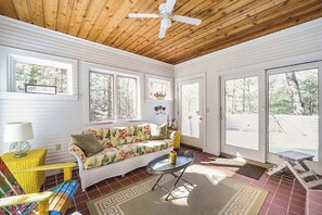 TV, fireplace, DVD player - Spacious home with studio, lake access, sunroom, fireplace, W/D, & central AC (Glen Arbor)