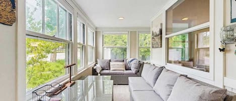 TV, fireplace, DVD player, offices
