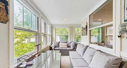 Arcadia Retreat w/ private hot tub, gas grill, fire pit, near beach, Dogs- YES!