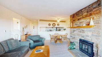 TV, fireplace, stereo