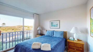 2 bedrooms, iron/ironing board, internet, bed sheets
