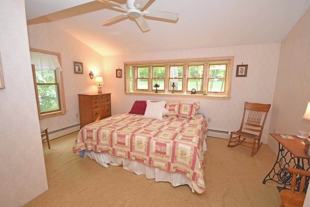 4 bedrooms, WiFi, bed sheets