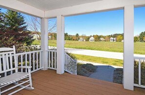Terrace/patio - Adorable farmhouse style home with washer/dryer, central AC, deck - near lake (Empire)