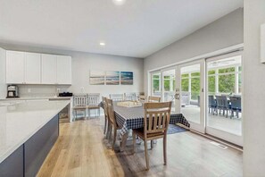 Dining - Modern Harbor County Home w/ hot tub, ping-ping, patio, grill, & walk to beach! (Union Pier)