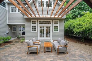 Terrace/patio - Custom-design luxury home with lovely patio, firepit - walk to beaches (Union Pier)