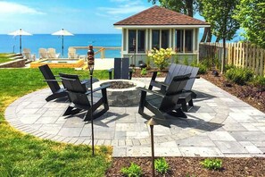 Terrace/patio - Luxury Lakefront Home w/ Private Hot Tub, Large Yard, Association Beach & WiFi (New Buffalo)