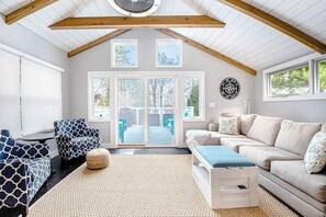 TV, offices - Fully-renovated lakefront home with beach cabana, association beach, & firepit (Lakeside)