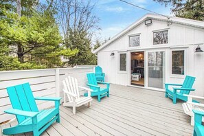 Terrace/patio - Fully-renovated lakefront home with beach cabana, association beach, & firepit (Lakeside)