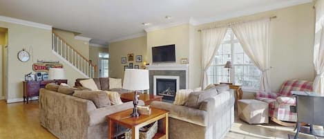 TV, fireplace, DVD player, stereo