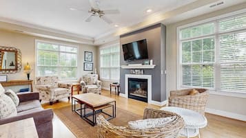 TV, fireplace, DVD player, stereo