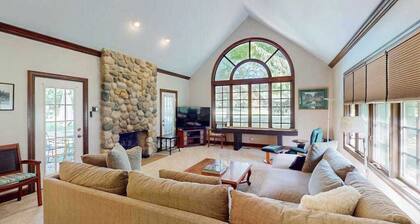 Golf Front Home with Course View, WiFi, Patio & Grill