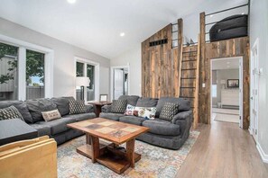 TV, fireplace, stereo, offices