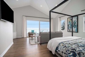 6 bedrooms, desk, iron/ironing board, WiFi