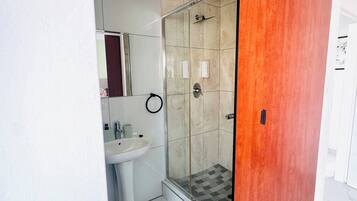 Appartement, 3 slaapkamers, balkon | Badkamer