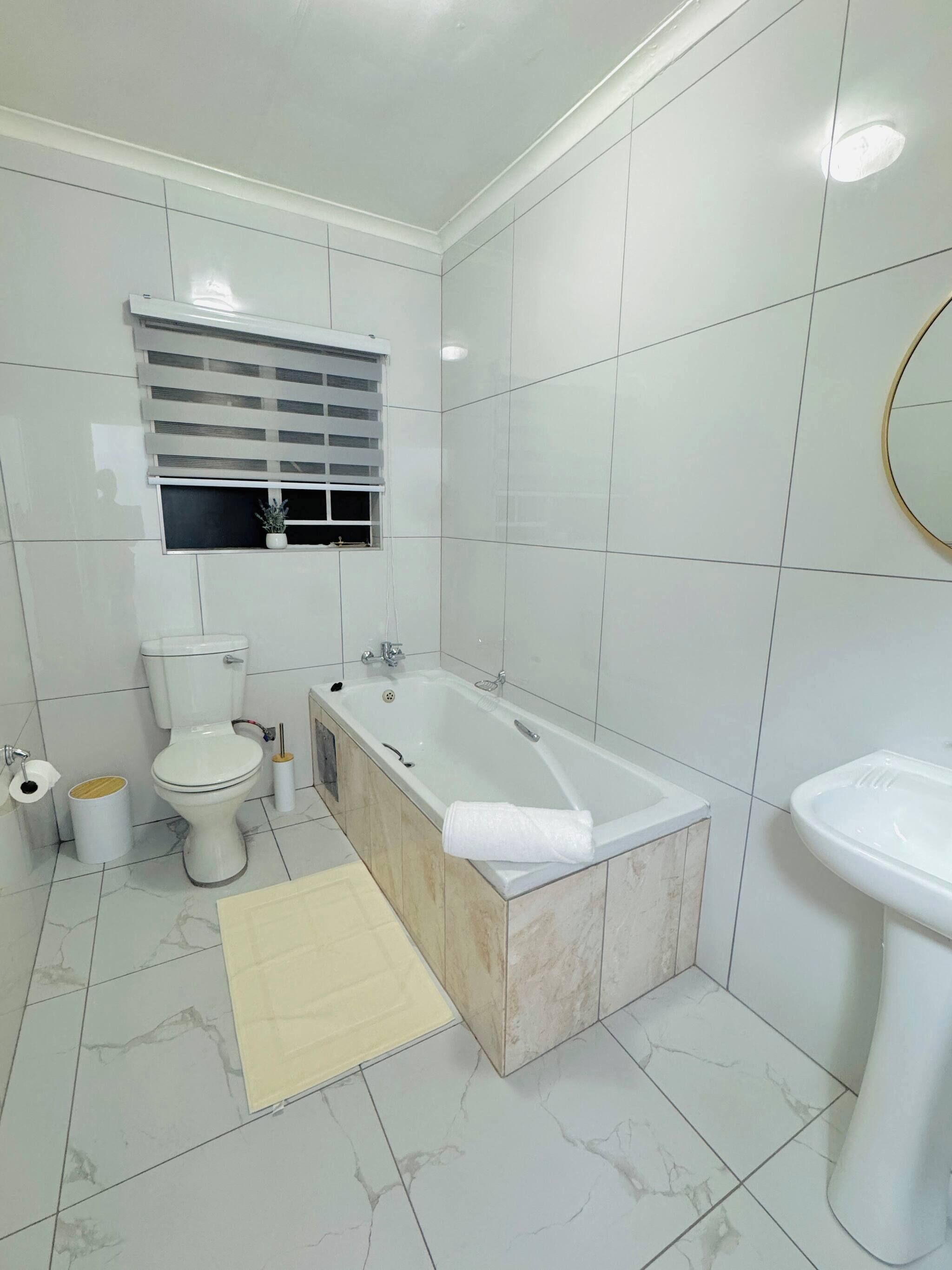 Apartment, 3 Bedrooms, Balcony | Bathroom