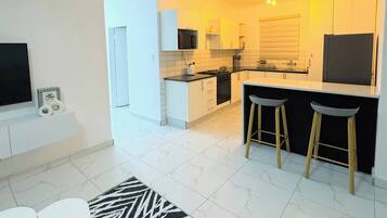 Apartment, 3 Bedrooms, Balcony | Private kitchen