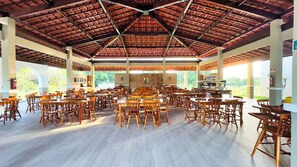 Tempat makan outdoor