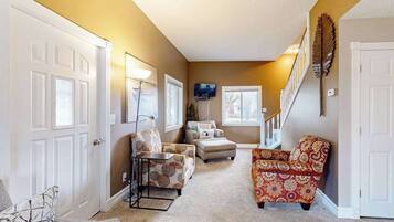 TV, fireplace, offices