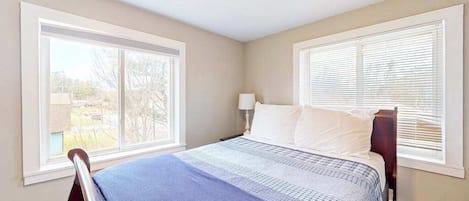 4 Schlafzimmer, Schreibtisch, WLAN, Bettwäsche