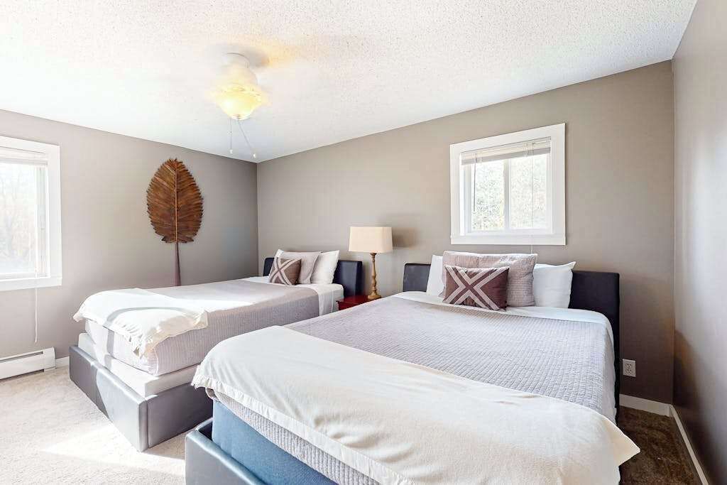 4 chambres, bureau, Wi-Fi, draps fournis