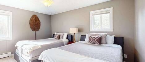 4 chambres, bureau, Wi-Fi, draps fournis