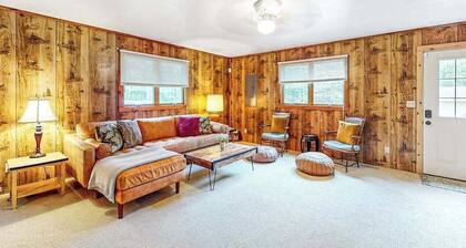 Secluded Home with Firepit, Gas Grill, WIFI, WFH Station & Private W/D