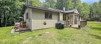 Secluded Home with Firepit, Gas Grill, WIFI, WFH Station & Private W/D