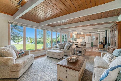 Quaint waterfront home with beach, dock, sweeping views, fast WiFi & W/D
