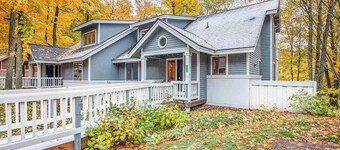 Lovely home near the slopes w/ private deck, spacious design, and hot tub nearby