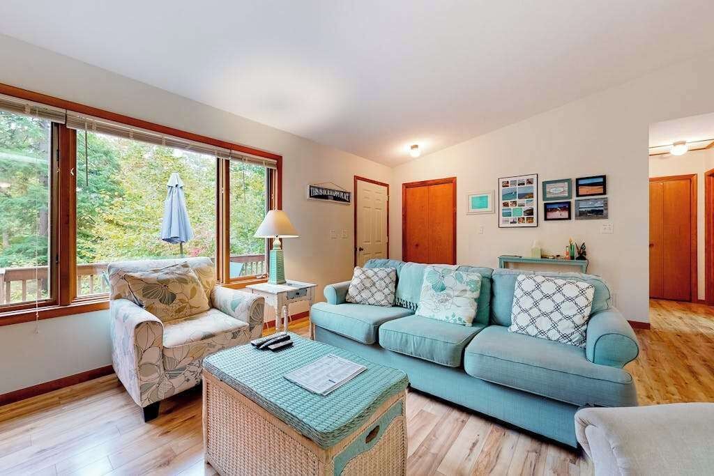 TV, fireplace, DVD player