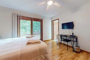 2 bedrooms, iron/ironing board, WiFi, bed sheets - Downtown home with a firepit, deck, washer/dryer, fireplace - near the beach (Glen Arbor)