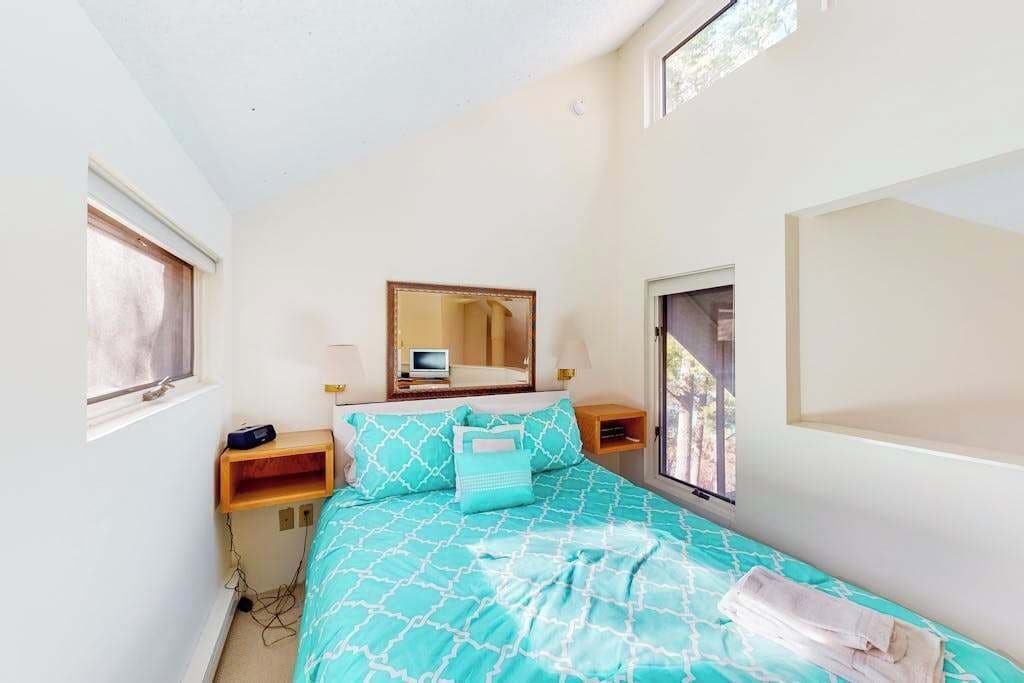 WiFi, bed sheets