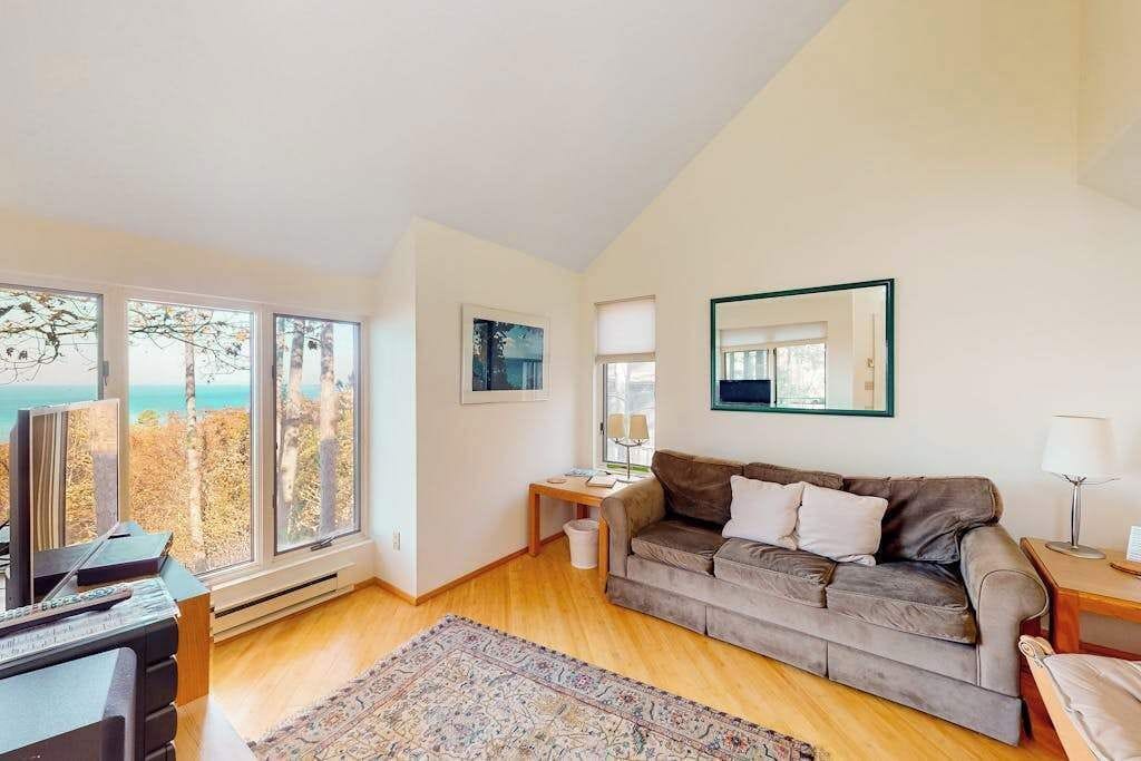 TV, fireplace, DVD player
