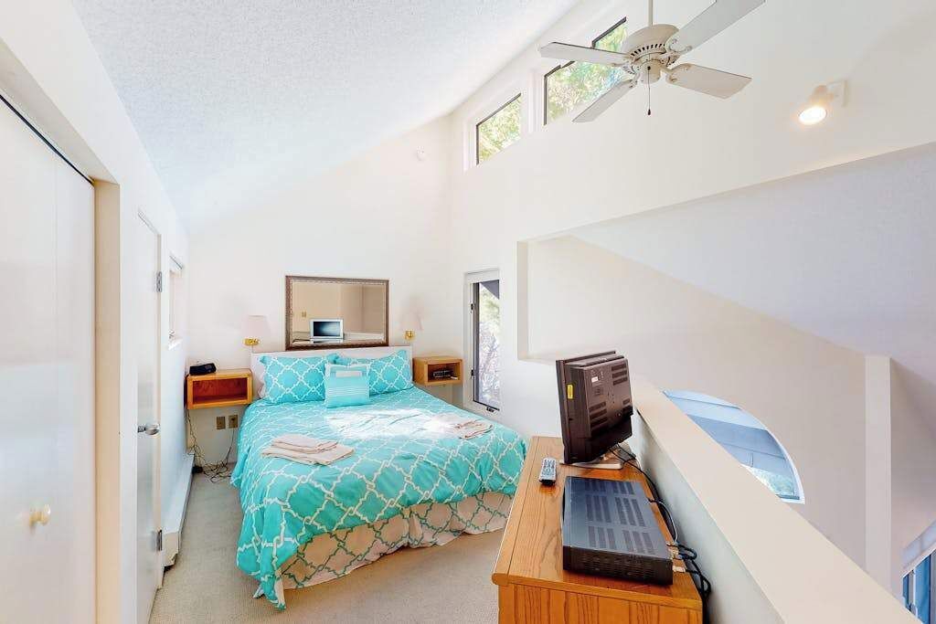 WiFi, bed sheets