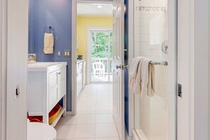 Interior - Upper-level condo with forest views, fireplace, soaking tub & high-speed WiFi (Glen Arbor)