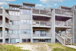 Exterior - Beachfront condo on Lake Michigan with fireplace, deck, washer/dryer, great view (Glen Arbor)