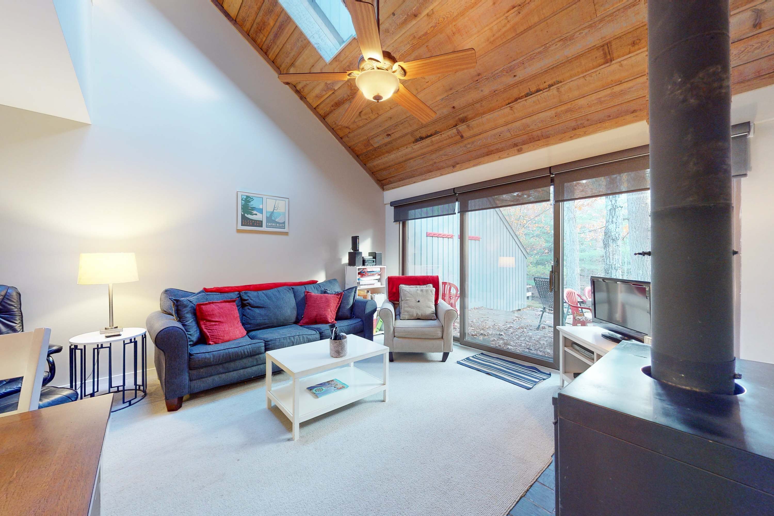 TV, fireplace, DVD player, offices