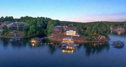 Dock & Awe - stunning 4-bedroom, 4-bath lakefront retreat